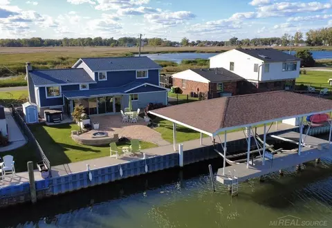 39228 Venetian, Harrison Township, MI 48045