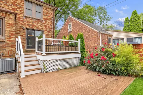 Exterior - 428 Cloverly, Grosse Pointe Farms, MI 48236 photo 7 of 9