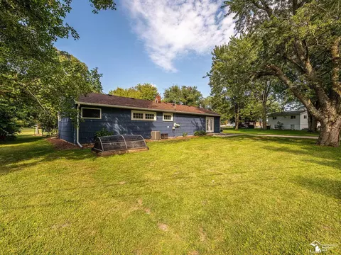 Exterior - 2621 Bluebush, Monroe, MI 48162 photo 8 of 10