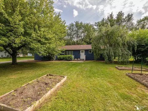 Exterior - 2621 Bluebush, Monroe, MI 48162 photo 4 of 10