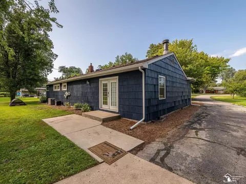 Exterior - 2621 Bluebush, Monroe, MI 48162 photo 6 of 10