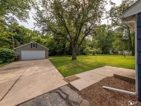 Exterior - 2621 Bluebush, Monroe, MI 48162 photo 5 of 10