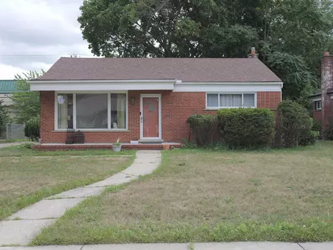 18255 Hilton, Southfield, MI 48075