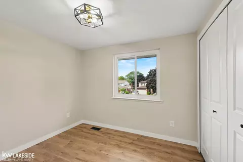 Bedroom - 46500 Meadow, Macomb, MI 48044 photo 2 of 7