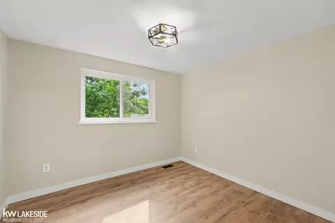 Bedroom - 46500 Meadow, Macomb, MI 48044 photo 5 of 7