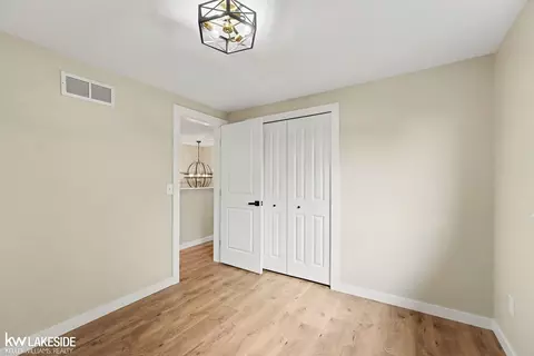 Bedroom - 46500 Meadow, Macomb, MI 48044 photo 6 of 7