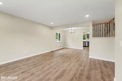 Living - 46500 Meadow, Macomb, MI 48044 photo 5 of 6
