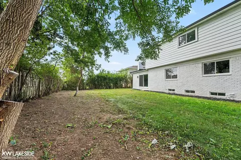 Exterior - 46500 Meadow, Macomb, MI 48044 photo 3 of 5