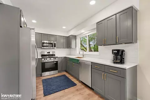 Kitchen - 46500 Meadow, Macomb, MI 48044 photo 1 of 4
