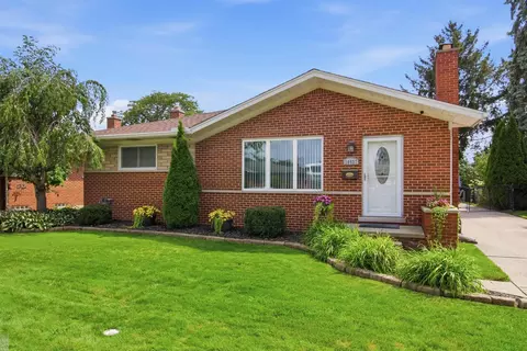28527 Adler, Warren, MI 48088