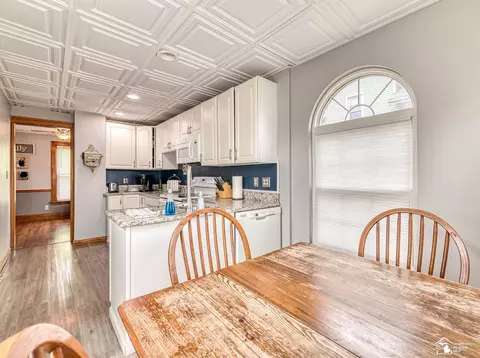 Kitchen - 124 Arbor, Monroe, MI 48162 photo 3 of 3