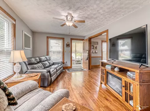 Living - 124 Arbor, Monroe, MI 48162 photo 3 of 4