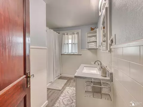 Bath - 124 Arbor, Monroe, MI 48162 photo 2 of 3
