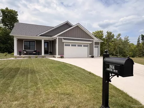 1914 Langford, Marquette, MI 49855