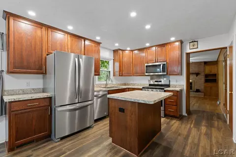 Kitchen - 972 Gettysburg, Adrian, MI 49221 photo 1 of 6