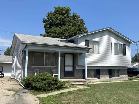 19285 E 14 Mile, Clinton Township, MI 48035