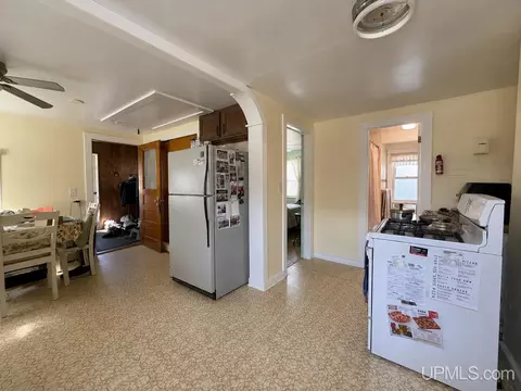 Kitchen - 15 Grand, L'anse, MI 49946 photo 3 of 4