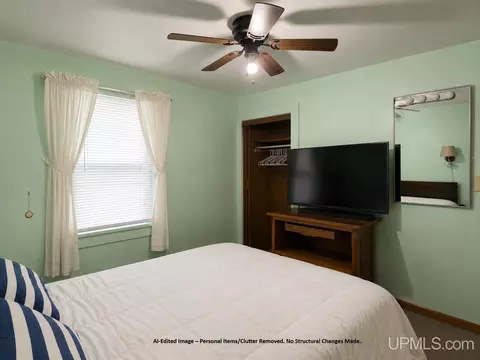 Bedroom - 15 Grand, L'anse, MI 49946 photo 2 of 5