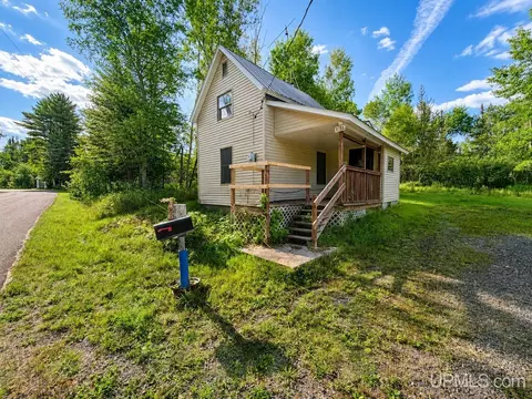 8786 5th, Lake Linden, MI 49945