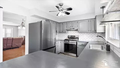 Kitchen - 19511 Wherle, Brownstown, MI 48193 photo 1 of 3