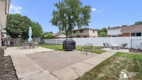 Exterior - 19511 Wherle, Brownstown, MI 48193 photo 3 of 4