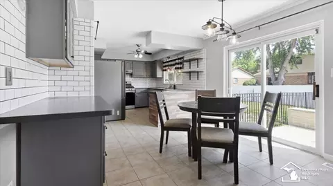 Kitchen - 19511 Wherle, Brownstown, MI 48193 photo 3 of 3