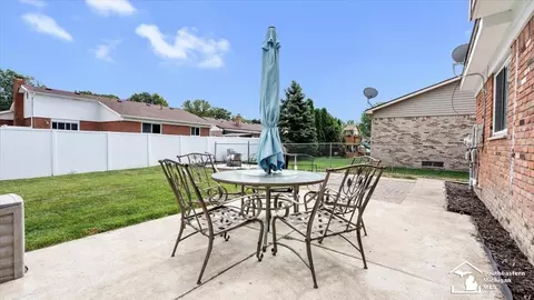 Exterior - 19511 Wherle, Brownstown, MI 48193 photo 2 of 4