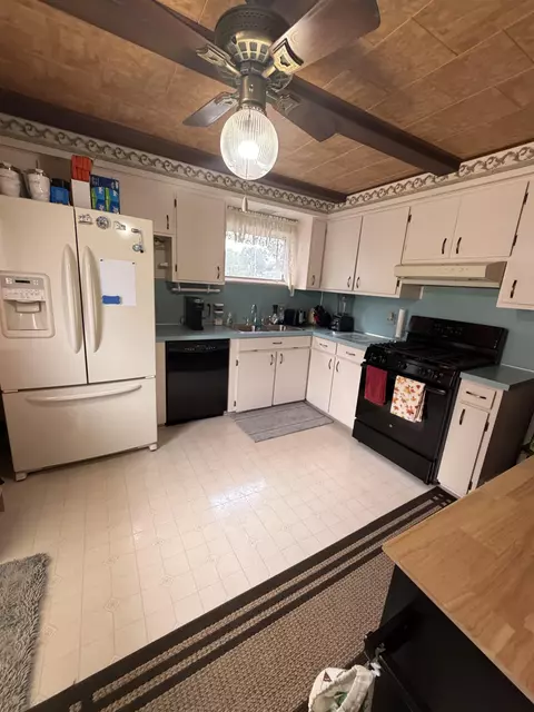 Kitchen - 2196 S Dye, Flint, MI 48532 photo 3 of 3