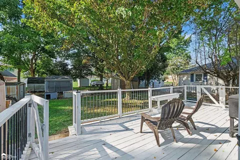 Exterior - 704 E North, Owosso, MI 48867 photo 7 of 9