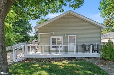 Exterior - 704 E North, Owosso, MI 48867 photo 4 of 9