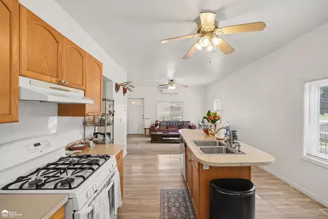 Kitchen - 704 E North, Owosso, MI 48867 photo 5 of 5