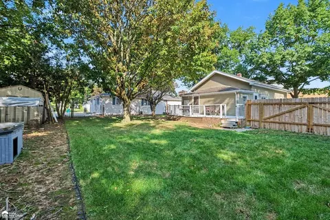 Exterior - 704 E North, Owosso, MI 48867 photo 9 of 9