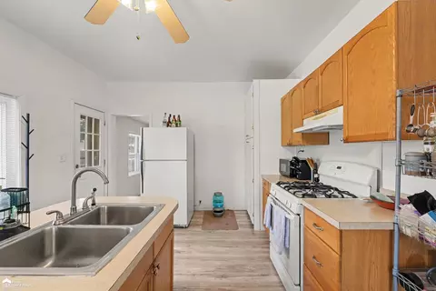 Kitchen - 704 E North, Owosso, MI 48867 photo 2 of 5