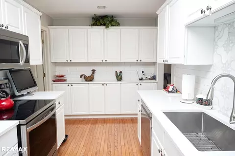Kitchen - 49849 Hidden Valley Dr, Macomb, MI 48044 photo 1 of 3