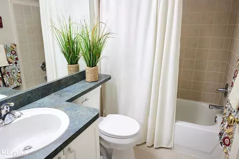 Bath - 49849 Hidden Valley Dr, Macomb, MI 48044 photo 4 of 4