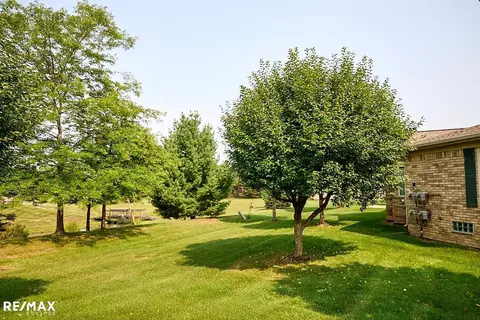 Exterior - 49849 Hidden Valley Dr, Macomb, MI 48044 photo 4 of 7