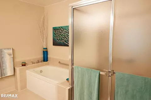 Bath - 49849 Hidden Valley Dr, Macomb, MI 48044 photo 1 of 4