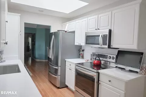 Kitchen - 49849 Hidden Valley Dr, Macomb, MI 48044 photo 3 of 3