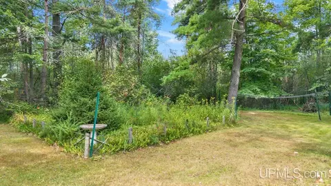 Exterior - 5328 12th, Escanaba, MI 49829 photo 7 of 9