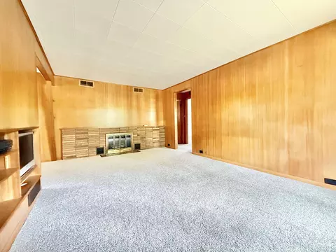 Living - 5328 12th, Escanaba, MI 49829 photo 2 of 3
