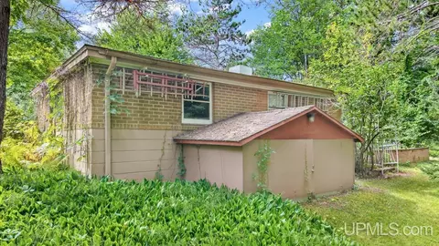 Exterior - 5328 12th, Escanaba, MI 49829 photo 4 of 9