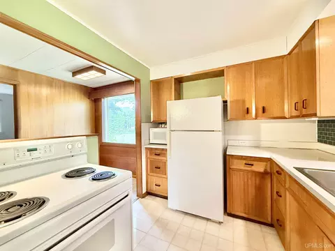 Kitchen - 5328 12th, Escanaba, MI 49829 photo 1 of 4