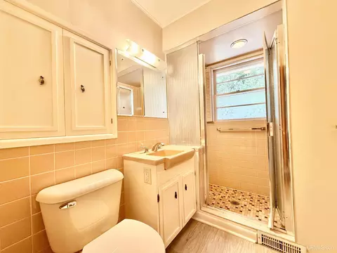Bath - 5328 12th, Escanaba, MI 49829 photo 1 of 1