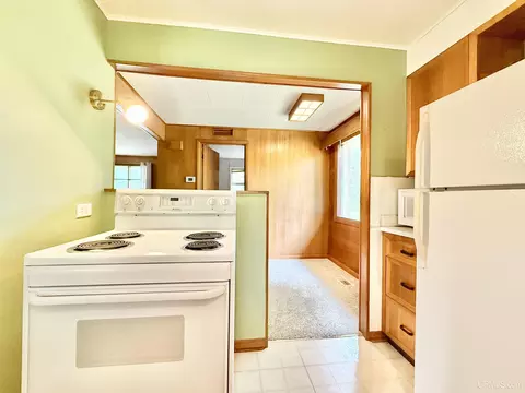 Kitchen - 5328 12th, Escanaba, MI 49829 photo 4 of 4