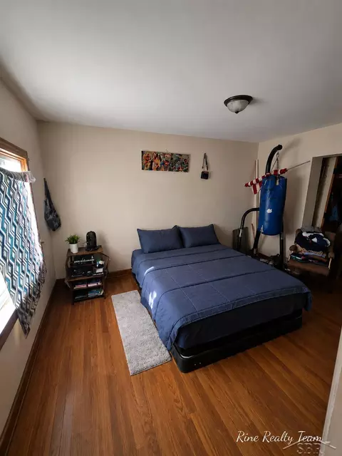 Bedroom - 2561 E Mnr, Au Gres, MI 48703 photo 2 of 4