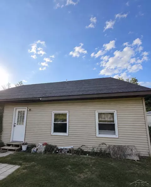 Exterior - 2561 E Mnr, Au Gres, MI 48703 photo 2 of 6