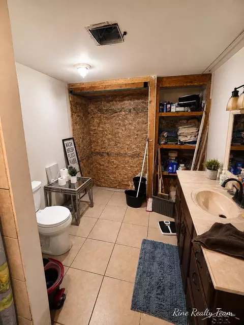 Bath - 2561 E Mnr, Au Gres, MI 48703 photo 1 of 3