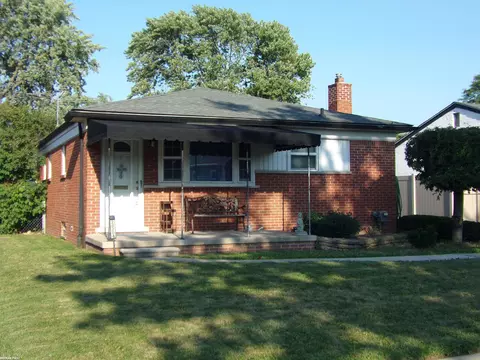 28204 Gladstone, Saint Clair Shores, MI 48081
