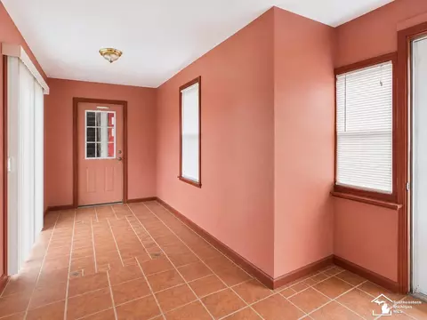 Entry Way - 1706 Hemlock, Monroe, MI 48162 photo 2 of 3