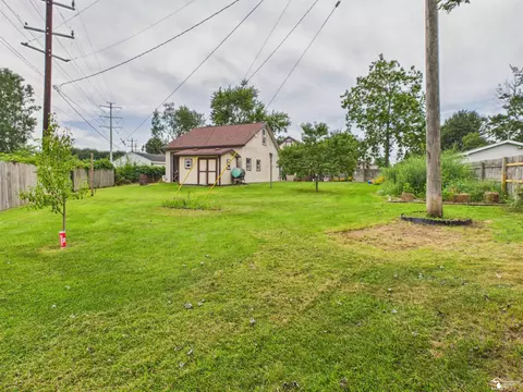 Exterior - 1706 Hemlock, Monroe, MI 48162 photo 4 of 7